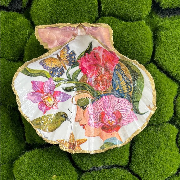 Accessories - Decoupaged Large Lion’s Paw Shell with Nature Goddess Design Floral Butterfly